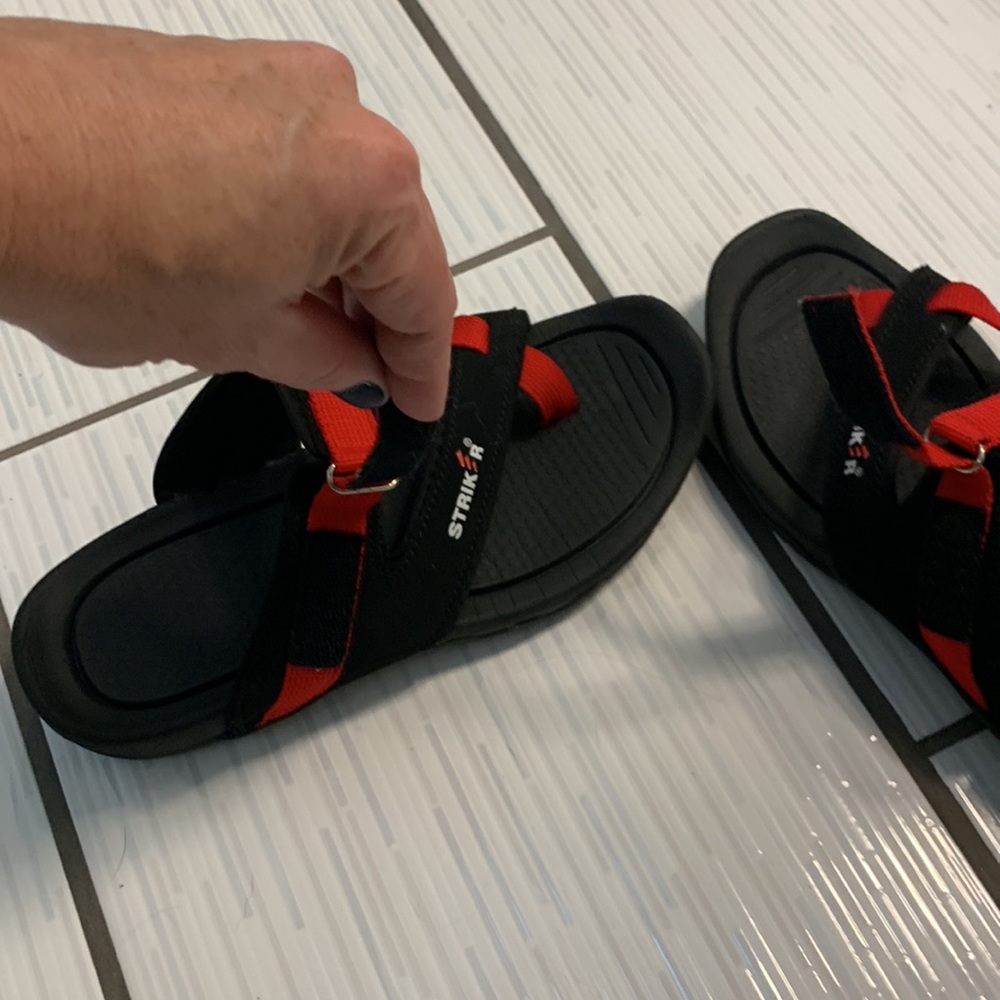 Strike R Sandals - Picture 7 of 8